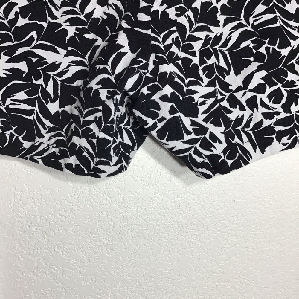 J. CREW WOMENS CHINO SHORTS SIZE 12 BLACK / WHITE 100% COTTON INSEAM 5. RISE 8 - Picture 7 of 10